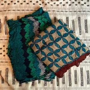 10/$10 CLEARANCE 🍁 Set of 2 blue toned scarves